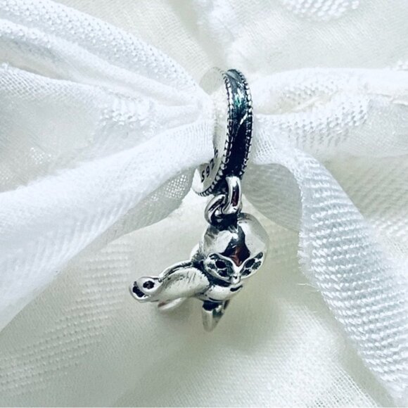 🦉✨ NWOT Hedwig Owl Charm – Harry Potter Magic ⚡ - Picture 10 of 13